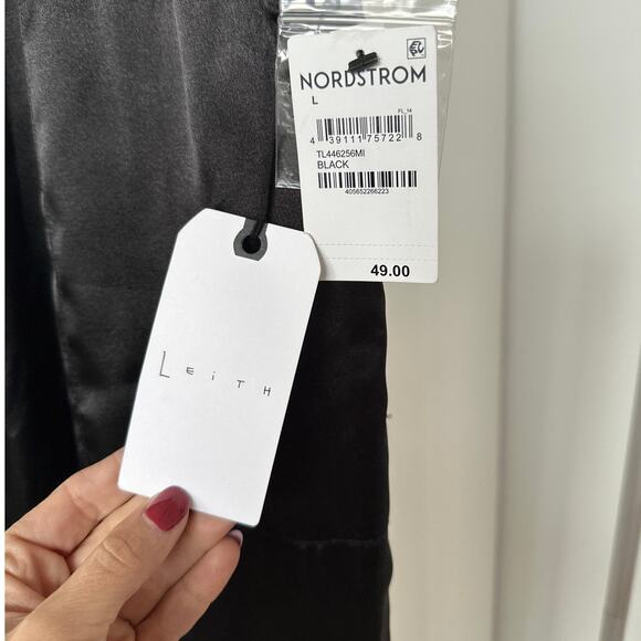 LEITH BLACK SATIN CARGO PANTS HIGH-RISE SIX POCKET SIDE ZIP STYLE, Size L, NWT - Picture 2 of 4